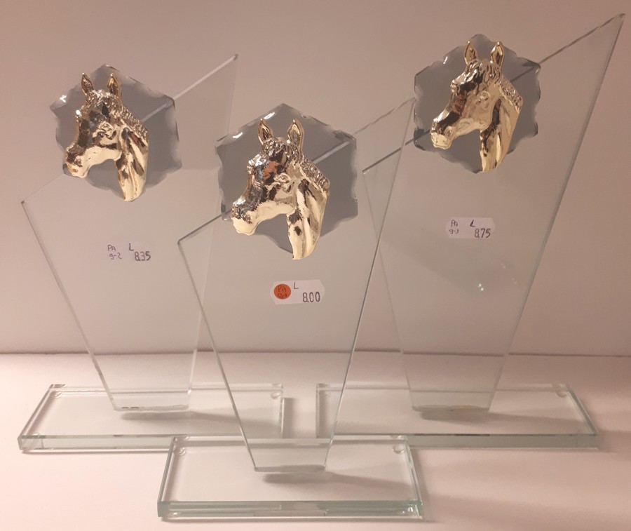 GLU-PA01 Glasstandaard met Kunststof Paardenhoofd LAATSTE Serie OP=OP!!